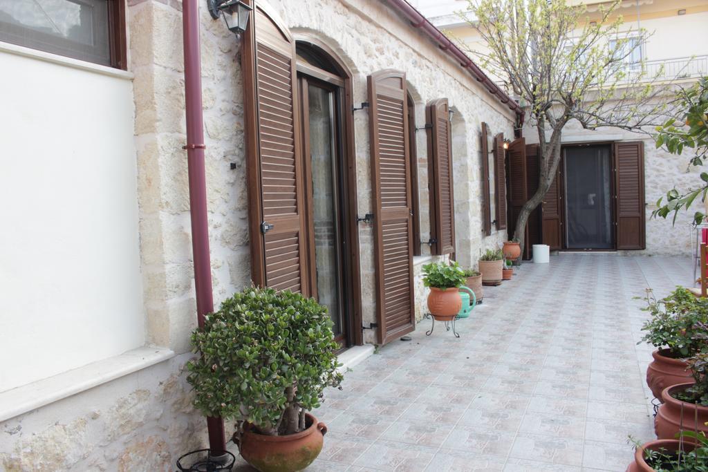 Artemisia Traditional Home Choudetsi Exterior foto